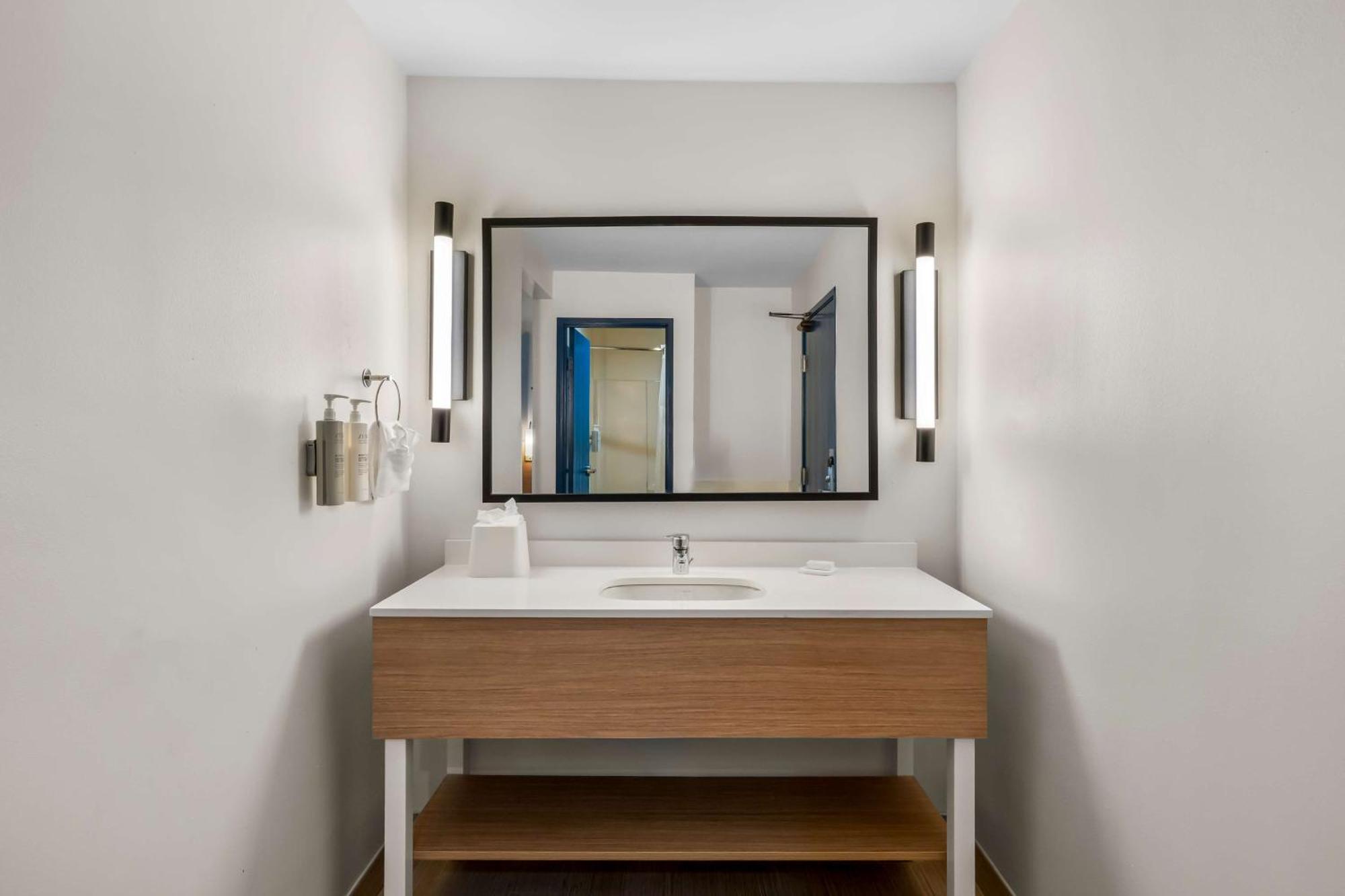 Spark By Hilton Grapevine Dfw North Exterior photo